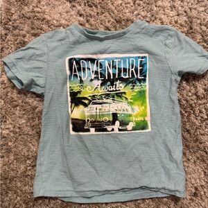 Sovereign Code Kids “Adventure Awaits” Graphic Tee Size 4